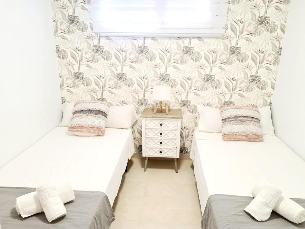 Apartamento Moderno Y Con Estilo En La Carihuela Torremolinos Bagian luar foto
