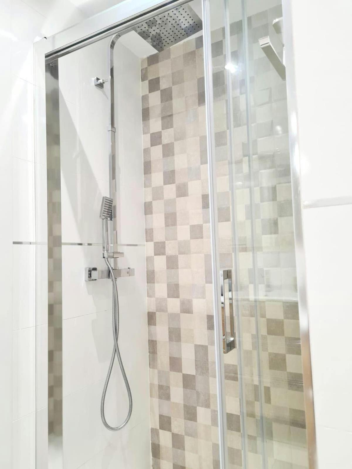 Apartamento Moderno Y Con Estilo En La Carihuela Torremolinos Bagian luar foto